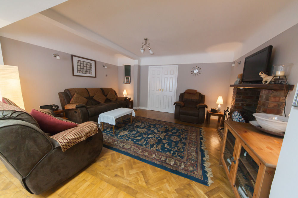Wyngate Guest House Great Meols Екстер'єр фото